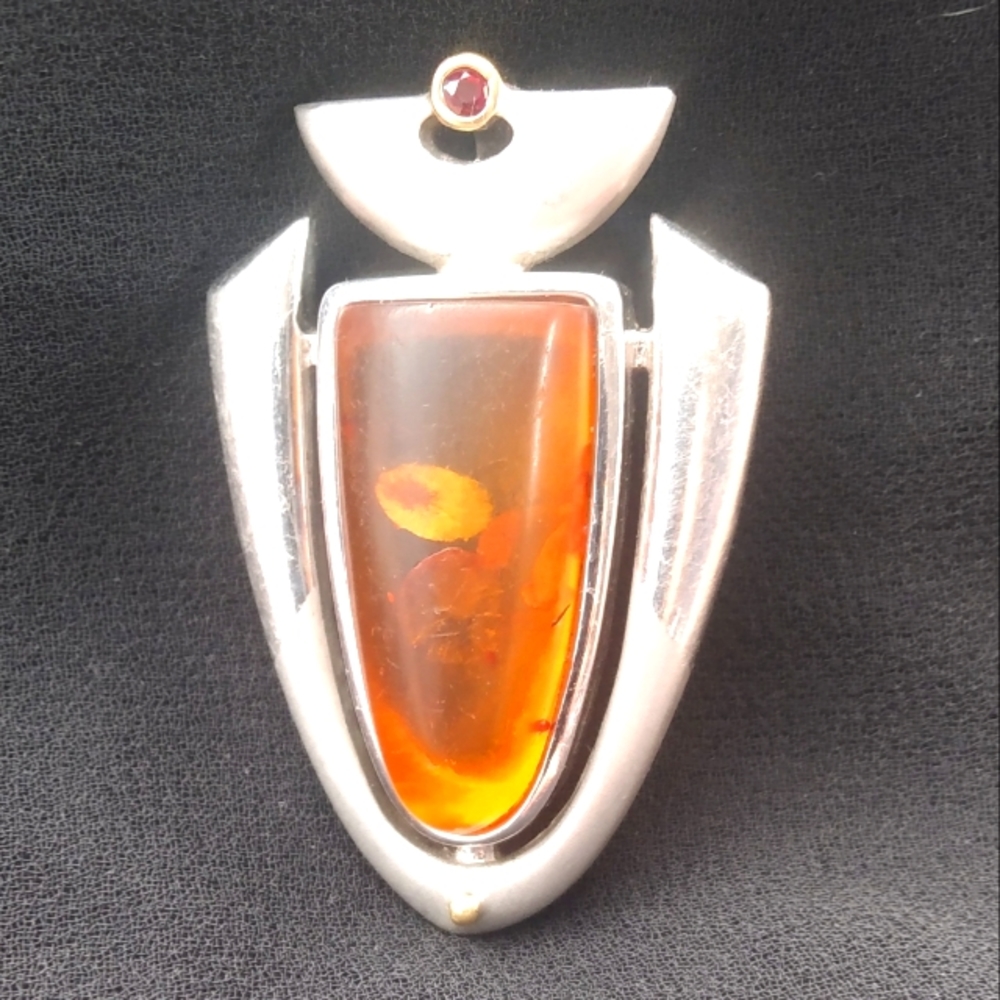 Beautiful Amber Gold Pendant with Ruby
